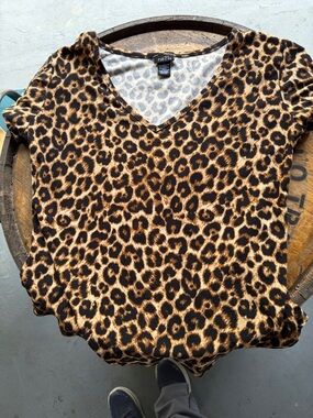 Rue21 Leopard Print V-Neck Tee in Brown and Black